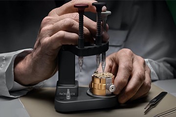 东莞欧米茄手表有水蒸气维修