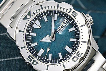 东莞欧米茄表有水雾维修